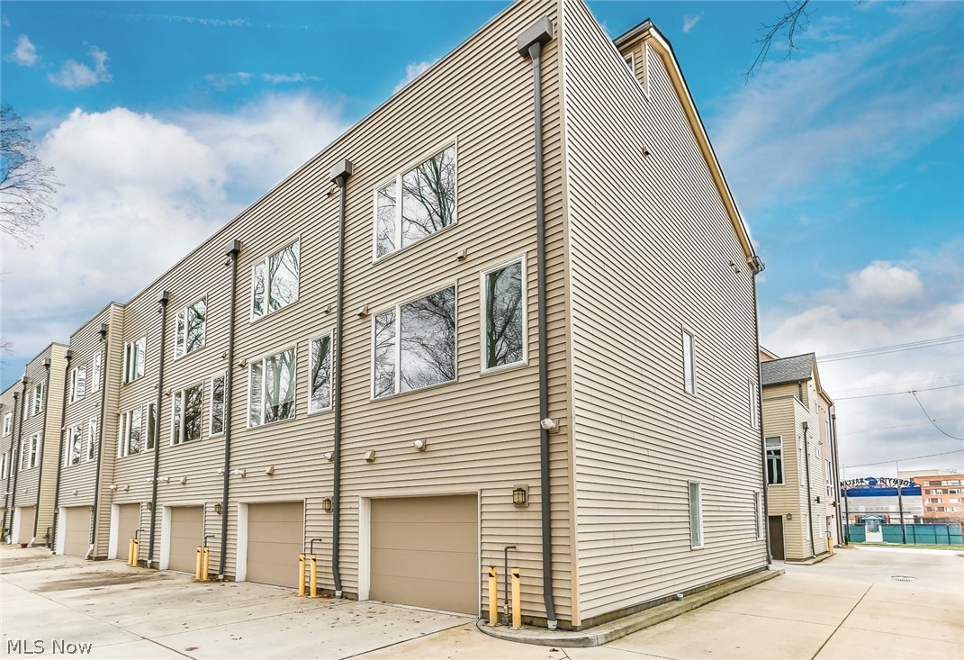 University Place Townhomes - Residential