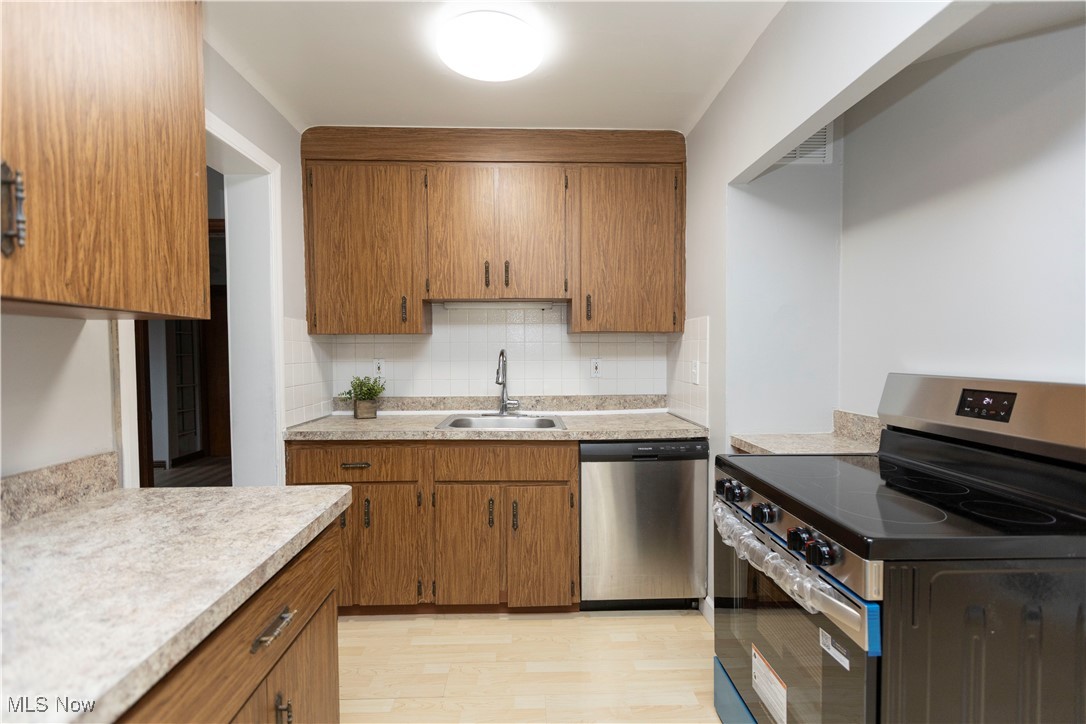 Telling Broadfield - Residential