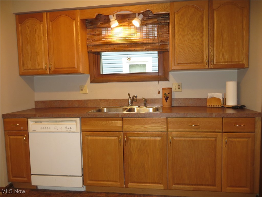 5706 Gerald Avenue, Parma, Ohio image 13