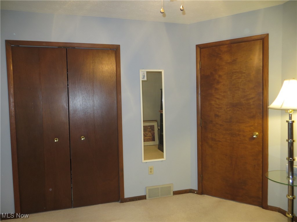 5706 Gerald Avenue, Parma, Ohio image 18