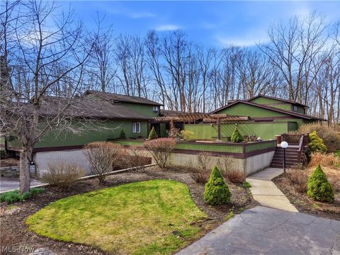 17650 Walnut Trail Chagrin Falls OH 44023