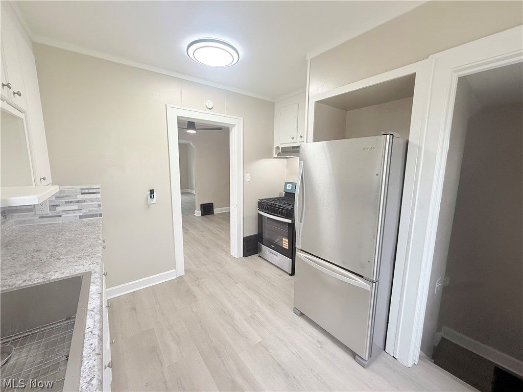 Photo of 138 Roslyn Dr, Youngstown, OH 44505 (MLS # 5199367)