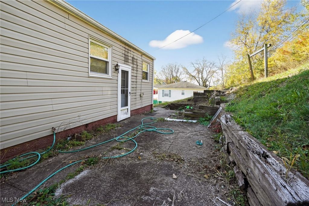 Photo of 511 Irma Street, Brilliant, OH 43913 (MLS # 5170323)