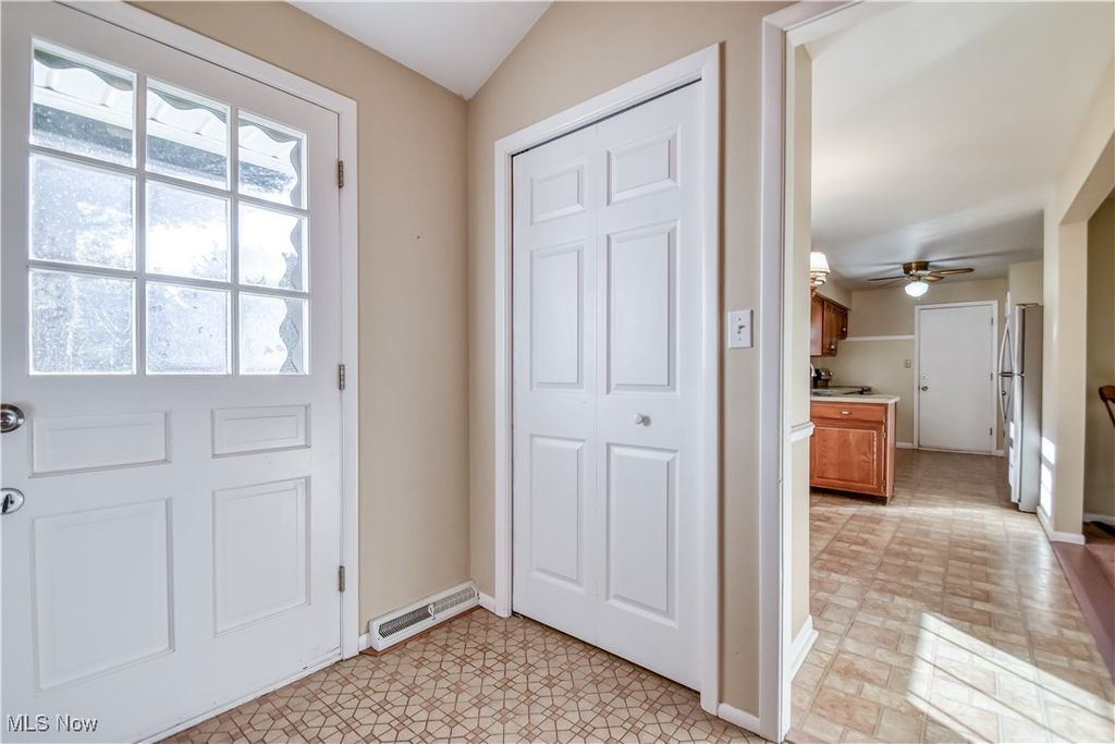 Photo of 6145 Hemingway Road, Mayfield Village, OH 44143 (MLS # 5168017)