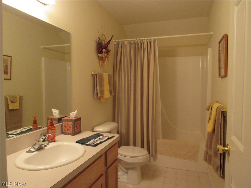 High Pointe/Geauga Condo Ph 08 - Residential