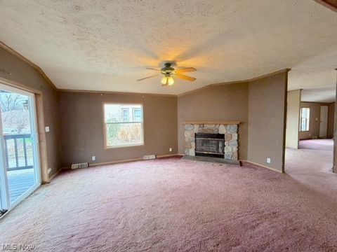 Tiny photo for 527 W 3rd Street, Uhrichsville, OH 44683 (MLS # 5190617)