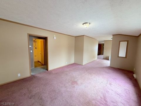 Tiny photo for 527 W 3rd Street, Uhrichsville, OH 44683 (MLS # 5190617)