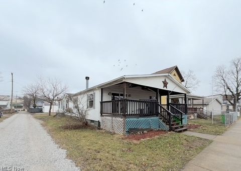 Tiny photo for 527 W 3rd Street, Uhrichsville, OH 44683 (MLS # 5190617)