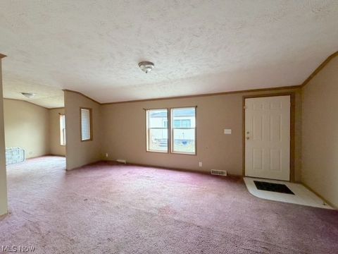 Tiny photo for 527 W 3rd Street, Uhrichsville, OH 44683 (MLS # 5190617)