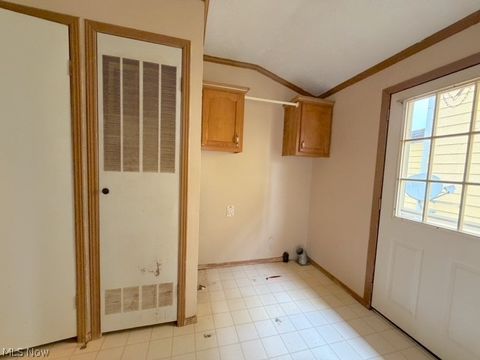 Tiny photo for 527 W 3rd Street, Uhrichsville, OH 44683 (MLS # 5190617)