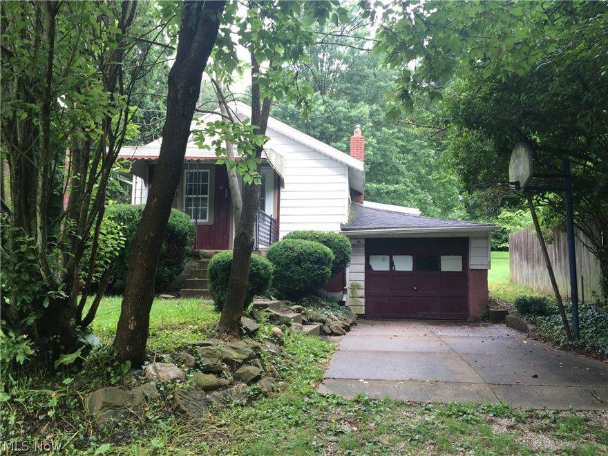 Nice 3 bdrm. 1 bath split on quiet street with a great lot. This home has open kitchen, nice size living room and all around great layout with 1 car attached garage. C. A.