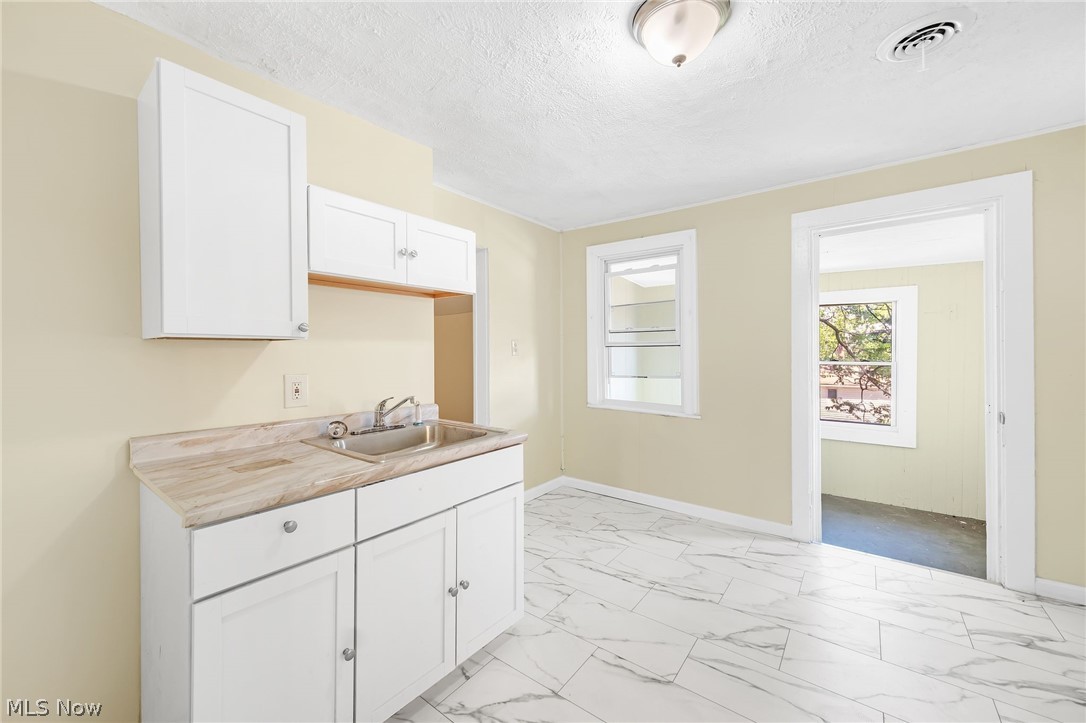 3020 W 47th Street