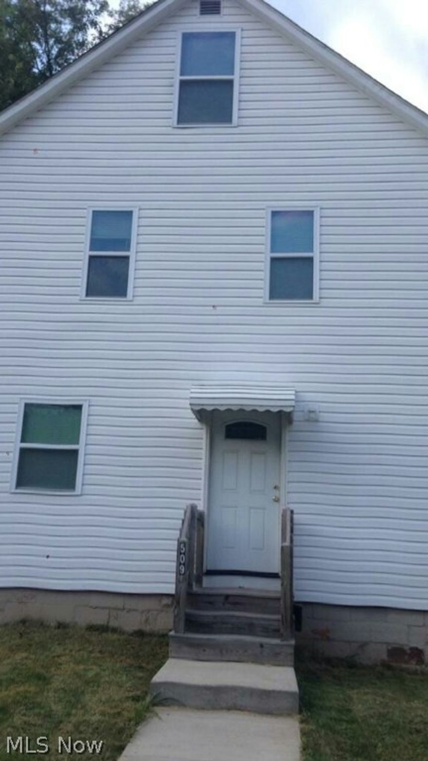 Check it out! This home is located in the heart of the University of Akron area. This home has been completely redone! Prime location! This home would make a great addition to an investment portfolio or for a student looking for payments less than they'd pay for rent. All the work is done- come see for yourself. Call today to schedule your own private showing!