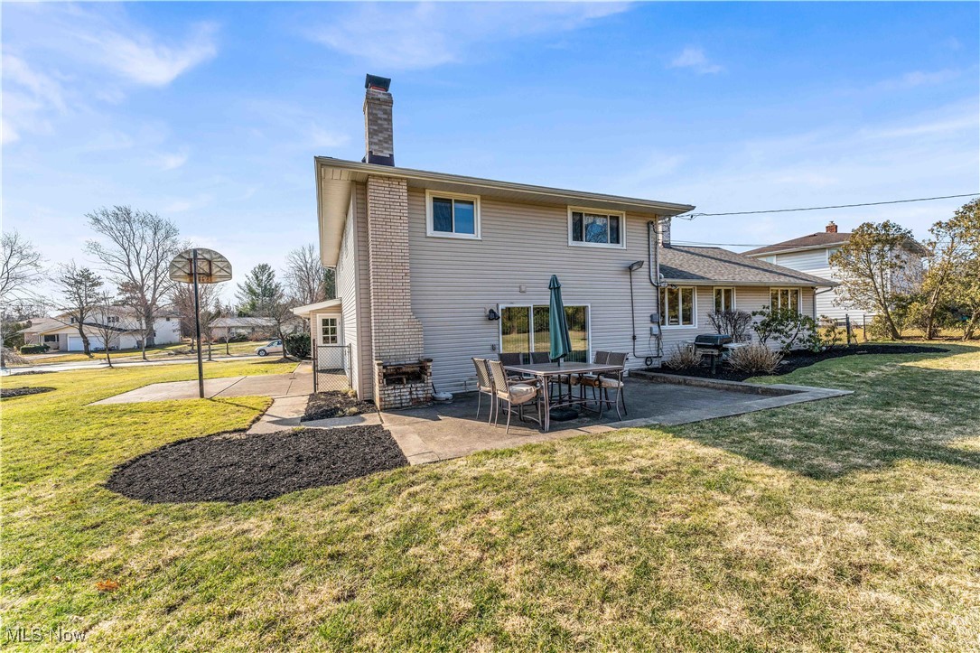 25423 Cardington Drive, Beachwood, Ohio image 5