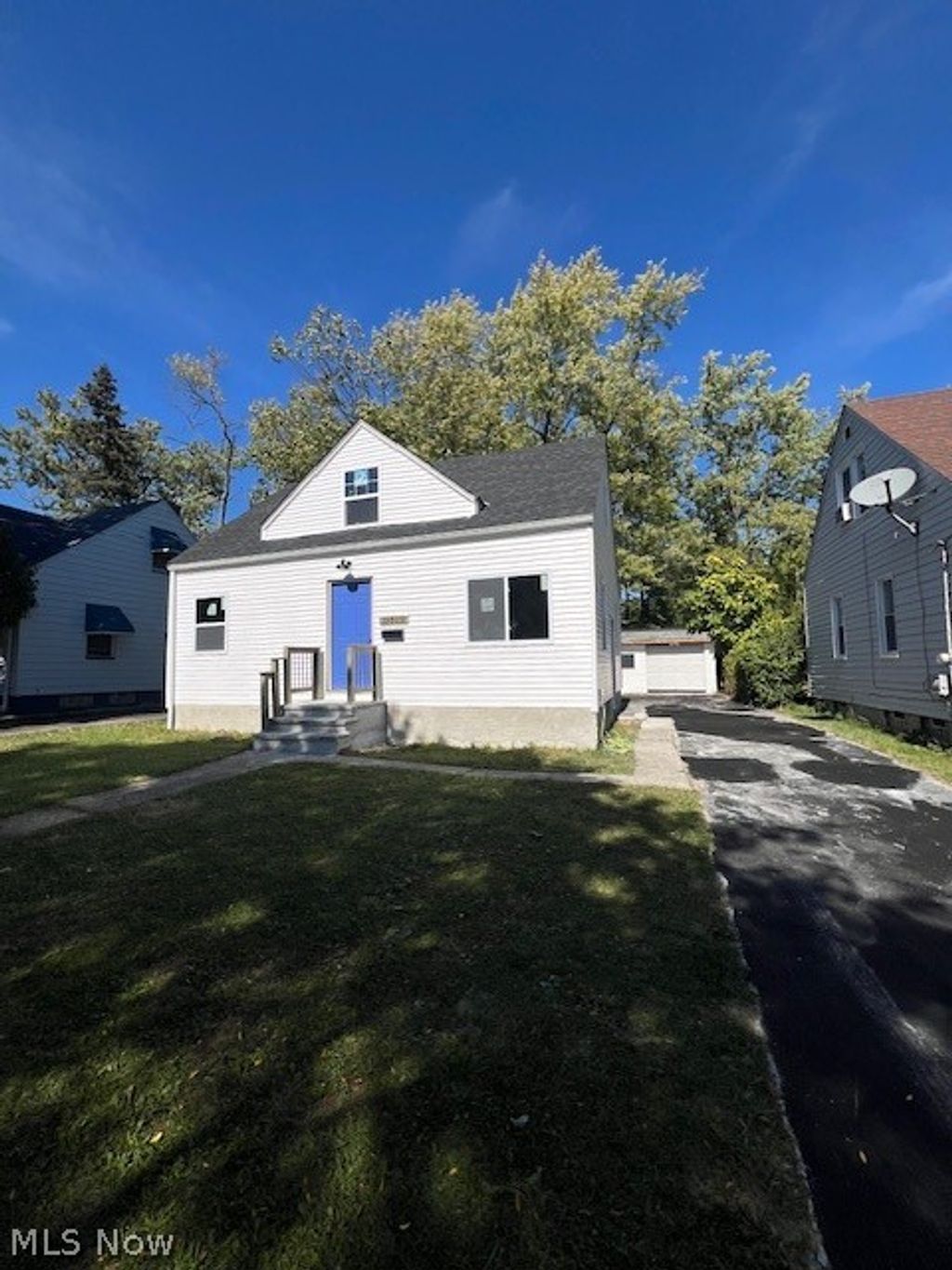 Photo of 19819 Harvard Avenue, Warrensville Heights, OH 44122 (MLS # 5214544)
