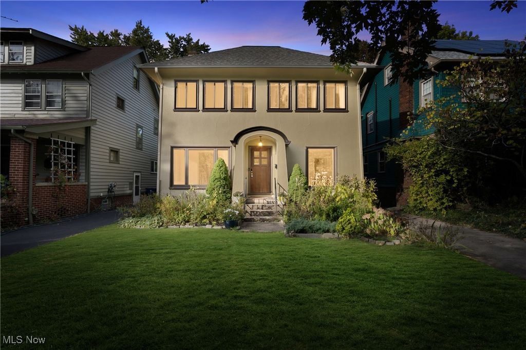 Photo of 3007 Edgehill Road, Cleveland Heights, OH 44118 (MLS # 5165926)