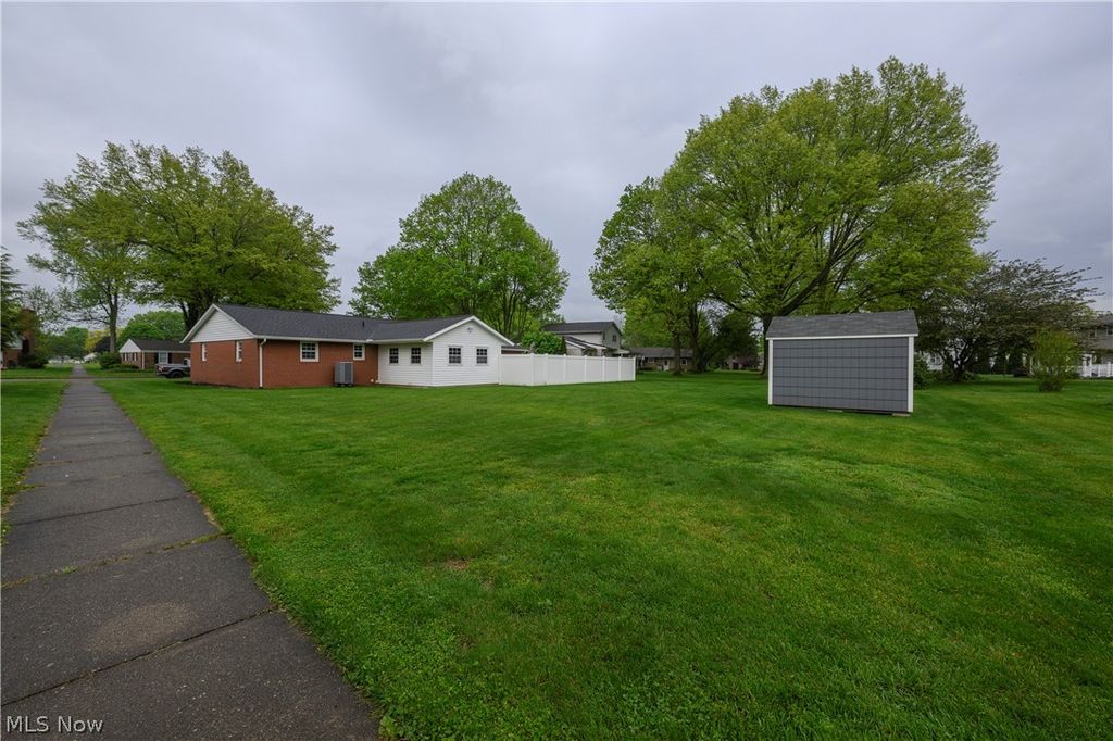 Photo of 1346 Independence Circle SE, New Philadelphia, OH 44663 (MLS # 5208745)