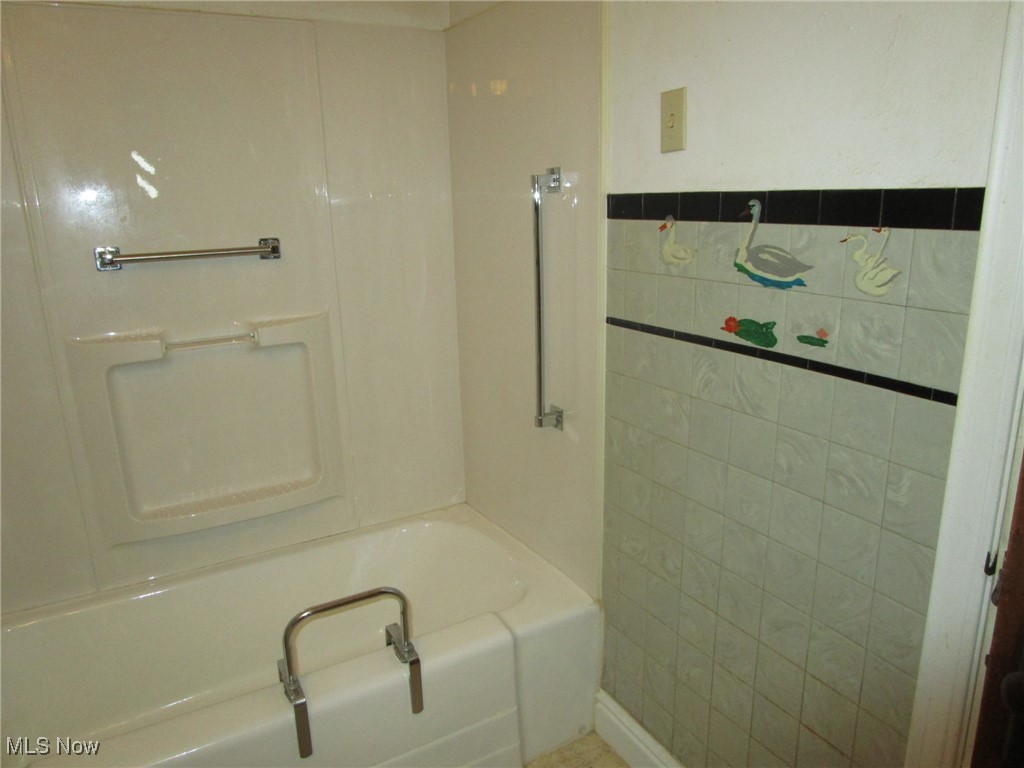 997 Mohegan Trail Trl, Willoughby, Ohio image 17