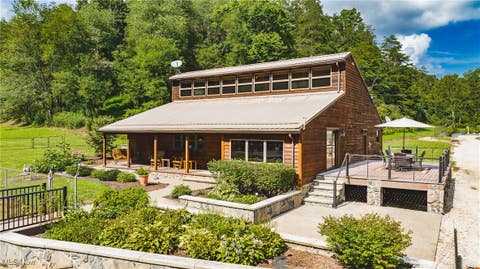 Homes For Sale - 8089 Elk Fork Road<br/> Tyler County, Middlebourne, WV 26149
