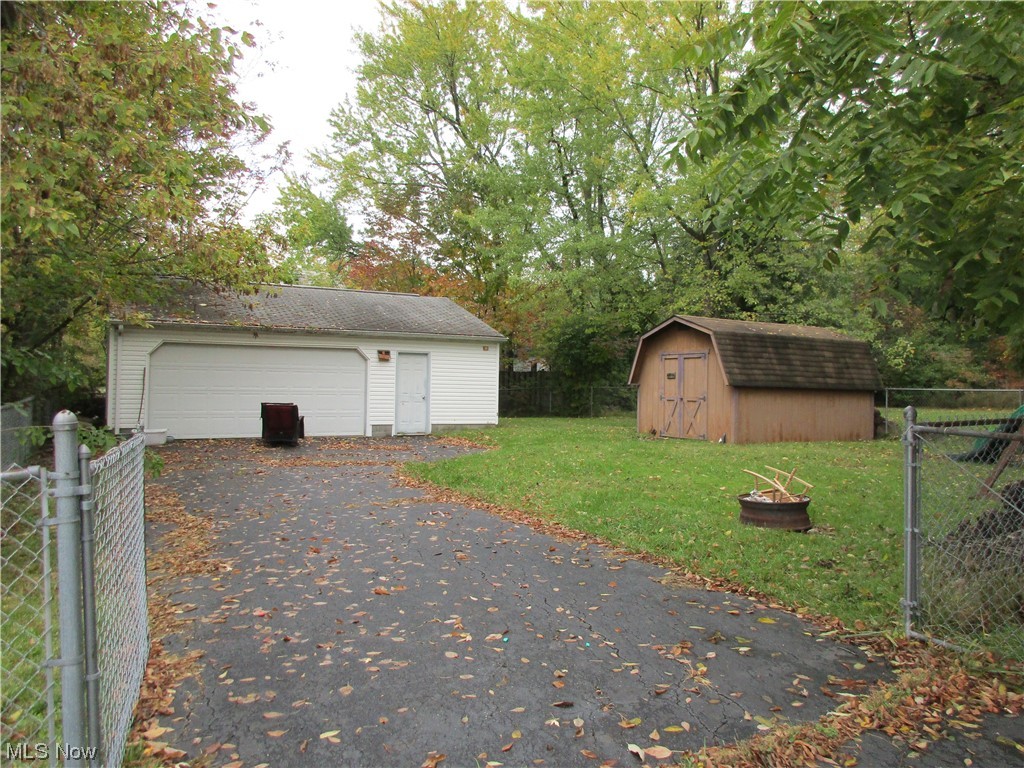 Lands/M & A Chieffo - Residential