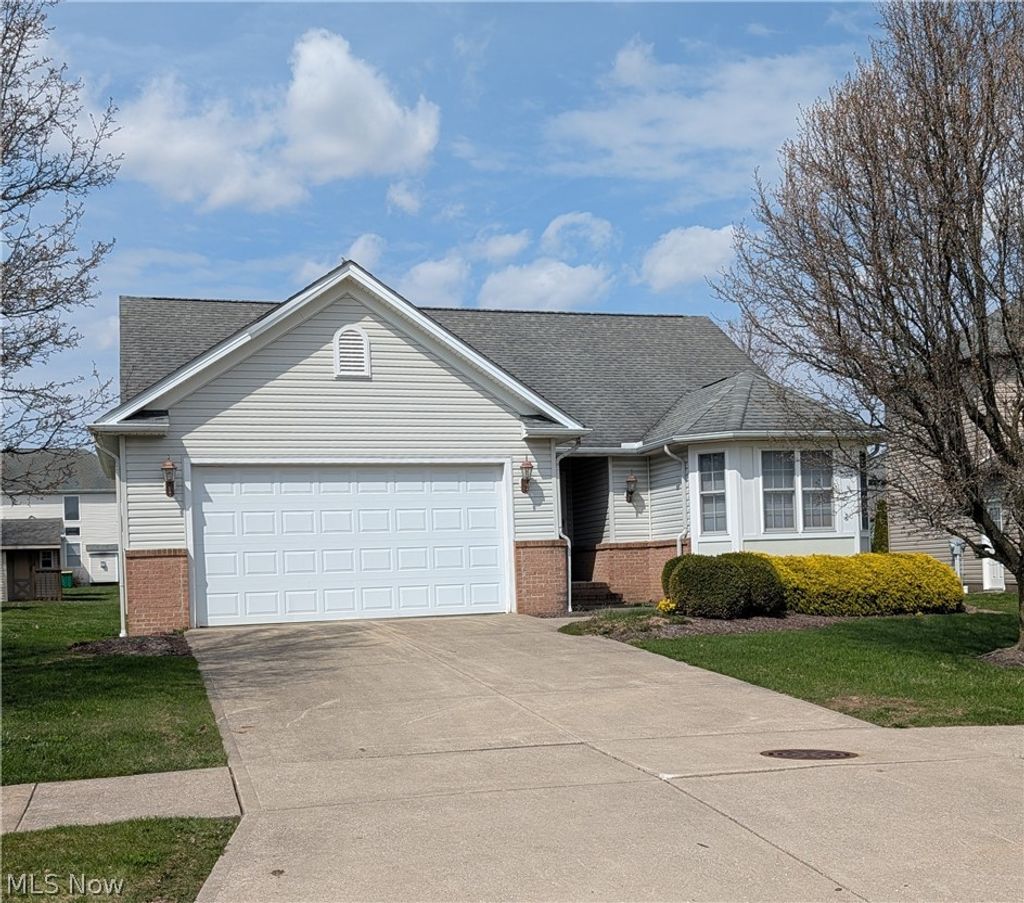 Photo of 15130 Sawgrass Lane, Middlefield, OH 44062 (MLS # 5197031)