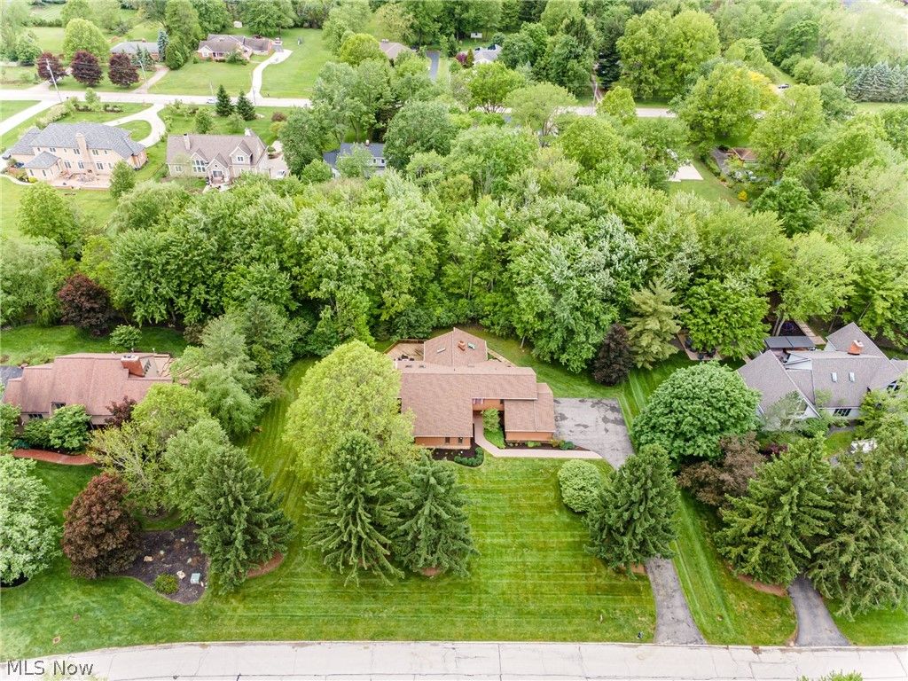 Photo of 2626 Fairwood Drive, Pepper Pike, OH 44124 (MLS # 5208855)