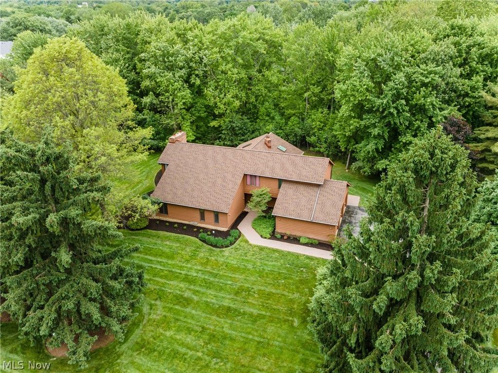 Photo of 2626 Fairwood Drive, Pepper Pike, OH 44124 (MLS # 5208855)