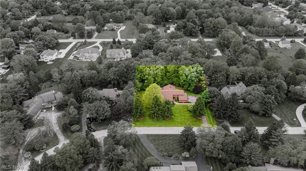 Photo of 2626 Fairwood Drive, Pepper Pike, OH 44124 (MLS # 5208855)