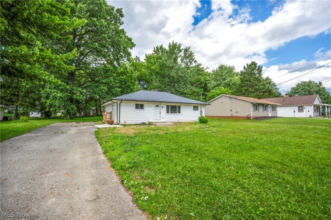 Tiny photo for 1190 East Boulevard, Aurora, OH 44202 (MLS # 5217443)