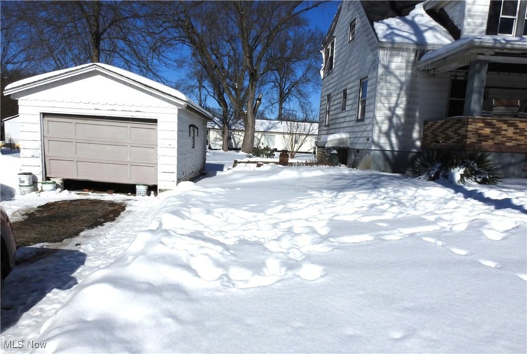 Photo of 171 Washington Avenue, Ravenna, OH 44266 (MLS # 5184705)