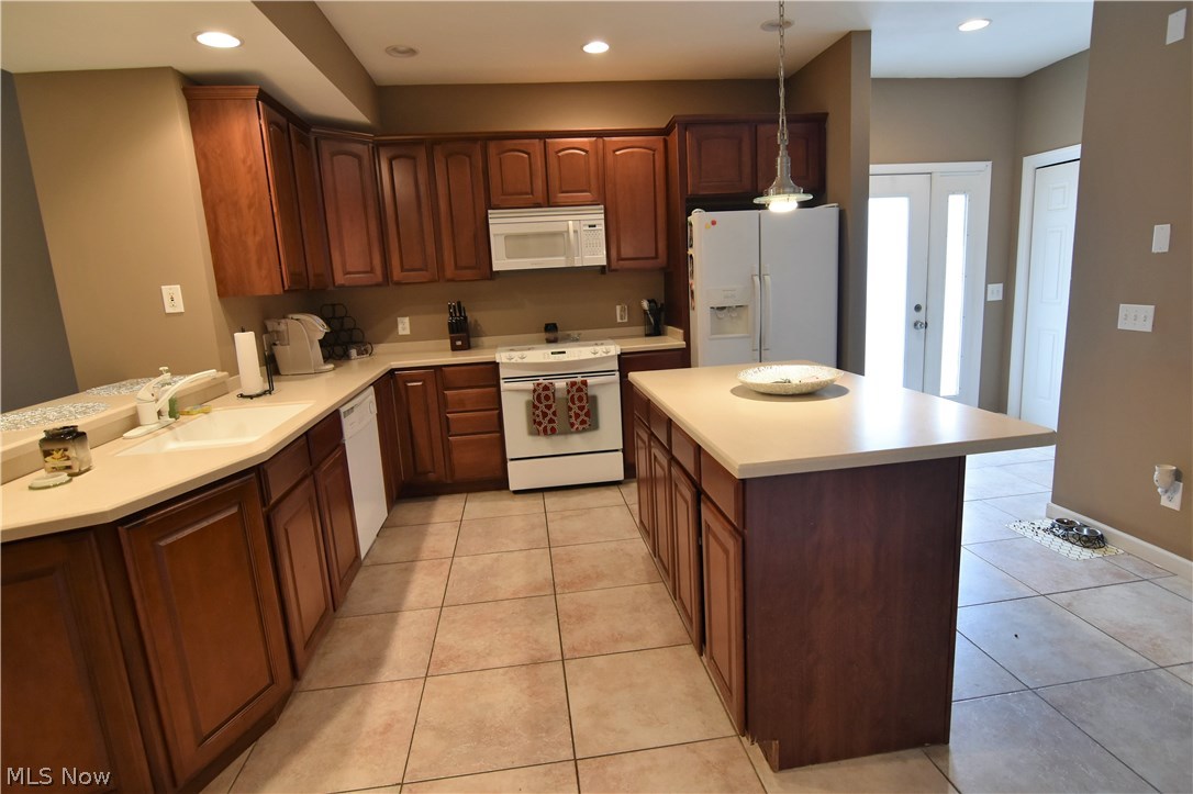 Lake Milton Condo Garage 03a - Residential