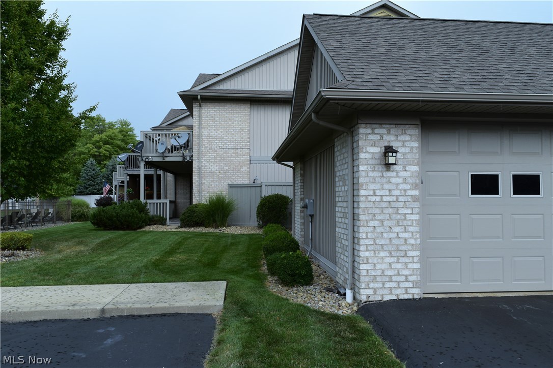 Lake Milton Condo Garage 03a - Residential