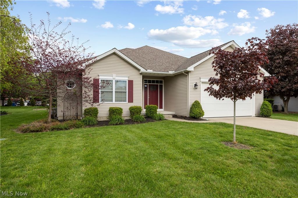 Photo of 107 Loyola Drive, Elyria, OH 44035 (MLS # 5208103)
