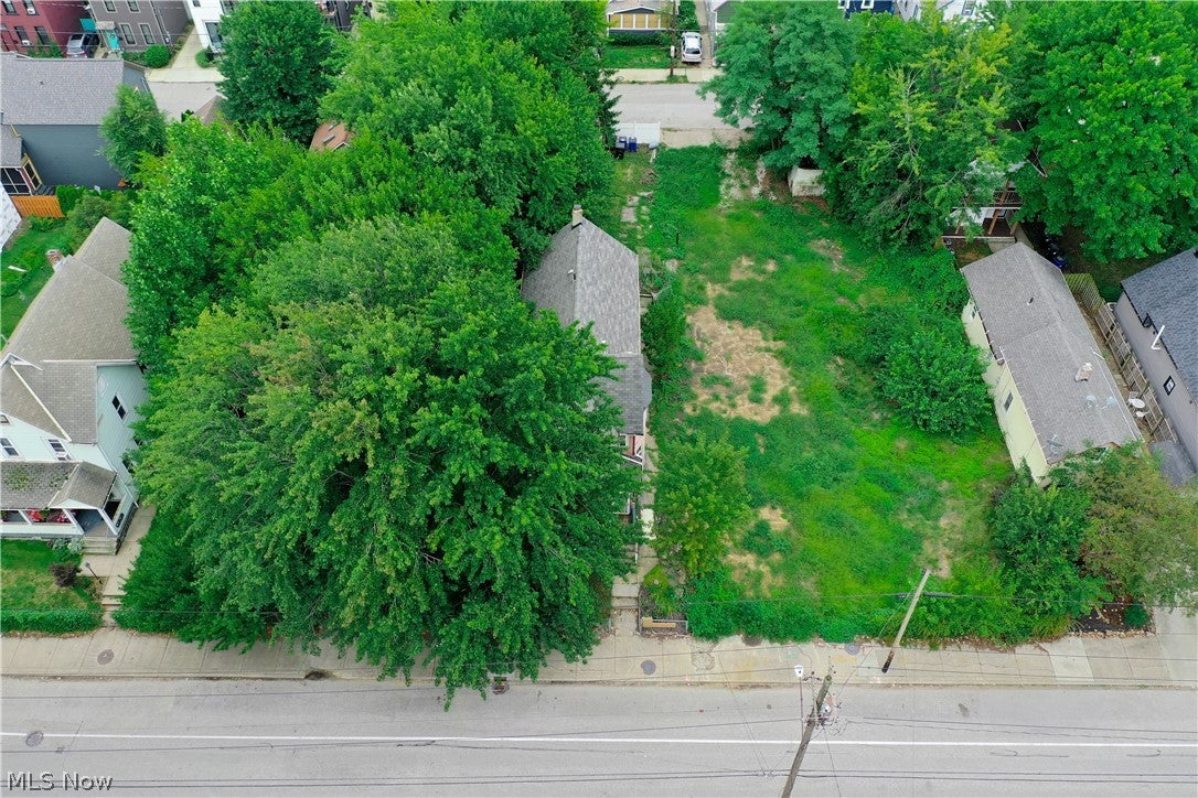 823 Starkweather Avenue