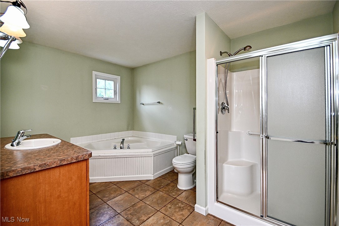 Greenwood Hlnds Condo Ph 14 Am - Residential