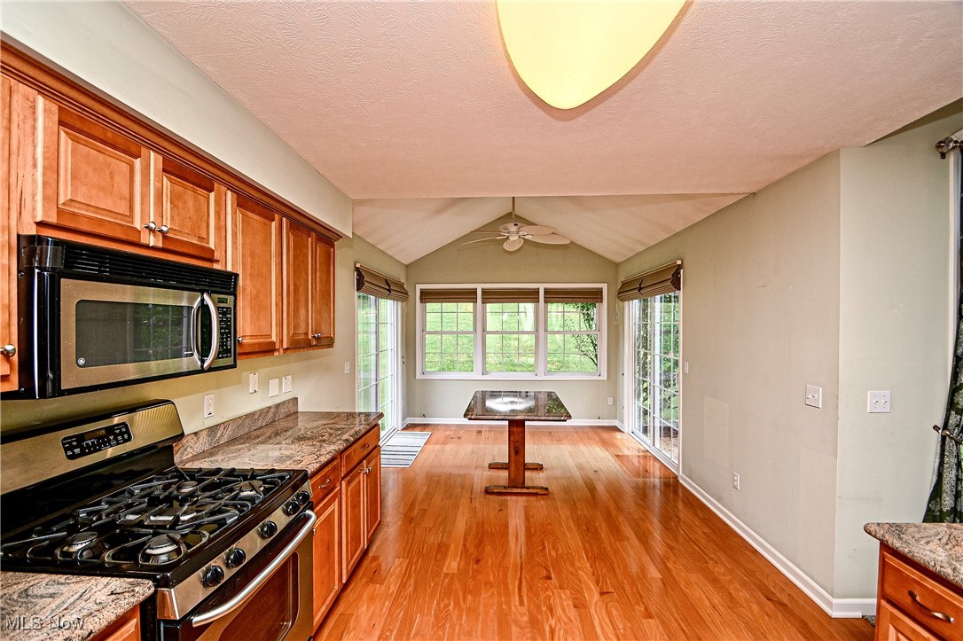 Greenwood Hlnds Condo Ph 14 Am - Residential