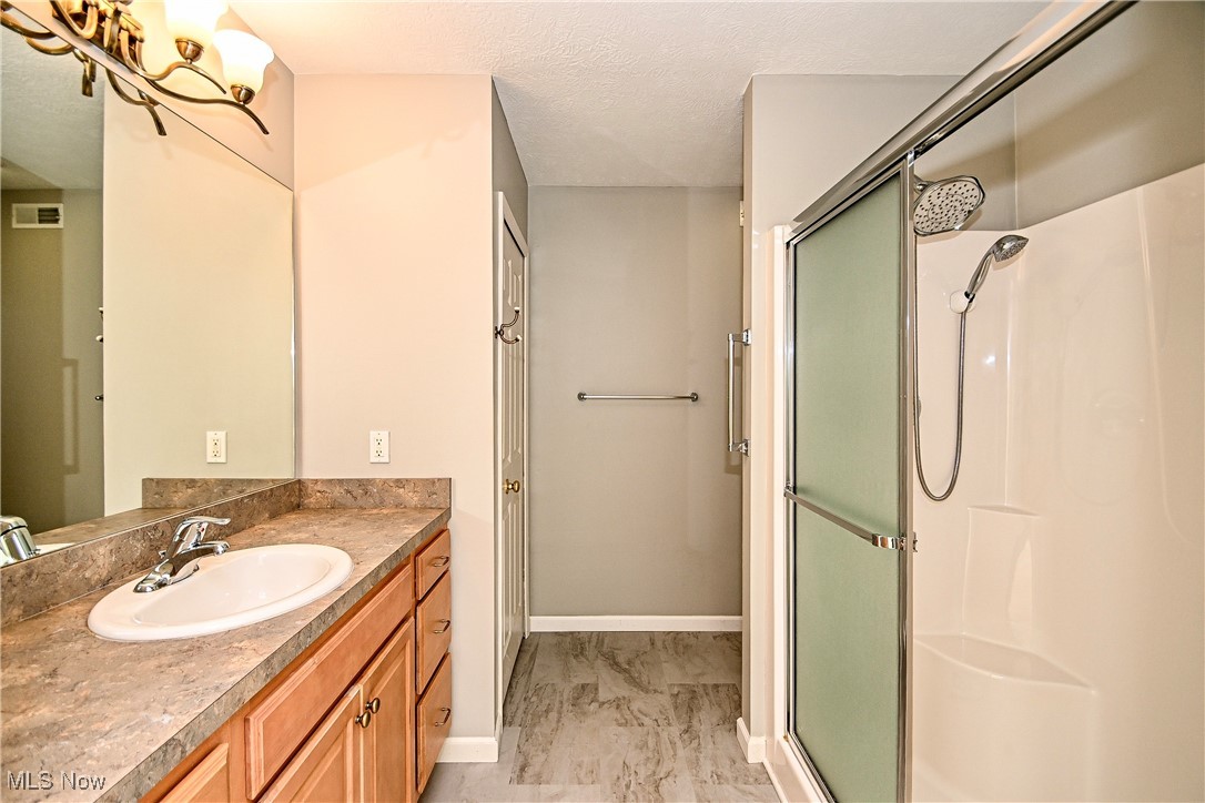 Greenwood Hlnds Condo Ph 14 Am - Residential