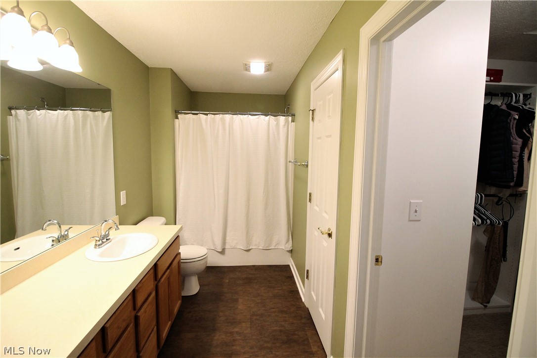 Villas/Waterford Xing Condo - Residential