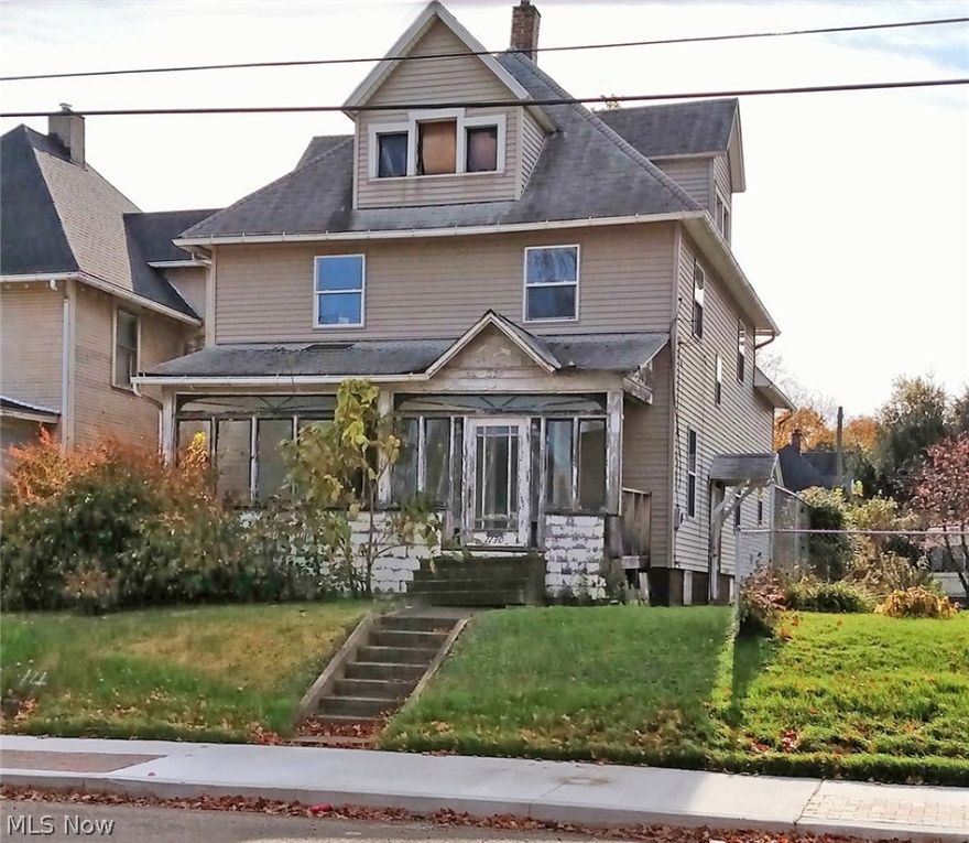 Absolute auction, property sells to the highest bidder on location on MONDAY – NOVEMBER 30, 2015 – 12:30PM SHARP. Investment Opportunity - 4 Bedroom Home w/ 1.5 Bathrooms - Beautiful Natural Wood Work - 2-Car Detached Garage.  Real Estate consists of a 4 bedroom, 1.5 bath home and offers a eat-in kitchen, breakfast nook, living room, dining room, family room, beautiful grand foyer, full basement, breaker electric, and 2-car detached garage.  Additional features include: some updated flooring, kitchen cabinets, updated bathrooms, natural wood work, vinyl windows and forced gas heat. **TERMS ON REAL ESTATE: 20% down auction day, balance due at closing. A 10% Buyer’s premium will be added to the highest bid to establish the purchase price.  Any desired inspections must be made prior to bidding. All information contained herein was derived from sources believed to be correct. Information is believed to be accurate but not guaranteed.