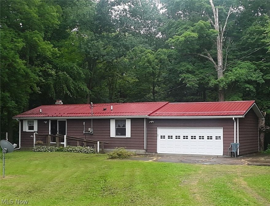 Looking for country living. This quaint home sits on 10 acres of treed land. Close to Andover Square. Minutes from Pymatuning Lake. Move in ready.
Some furnishings may remain. Lockbox is located on East door, key is for sliding glass door.