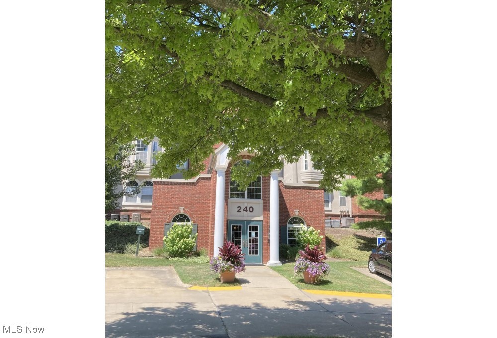 Fox Hollow/Woodhawk Condo - Residential