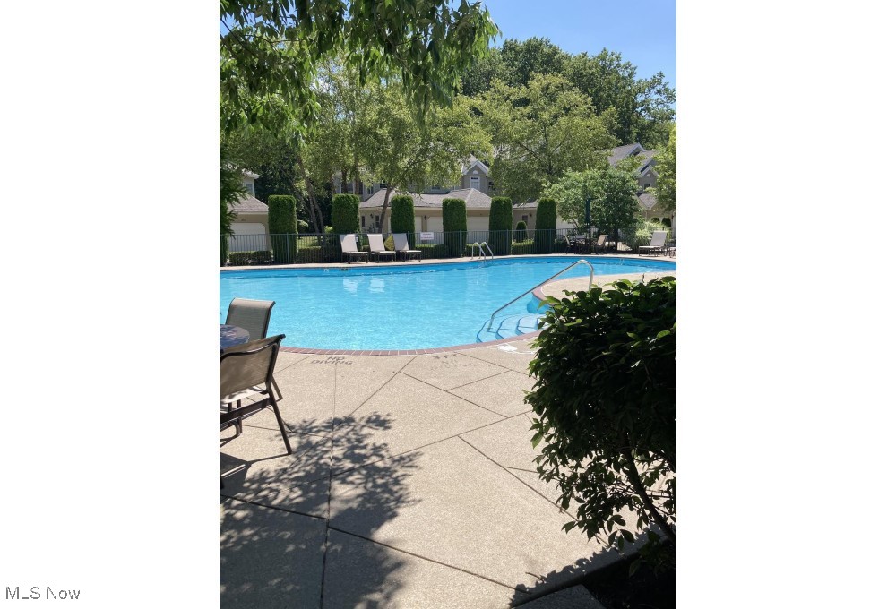 Fox Hollow/Woodhawk Condo - Residential