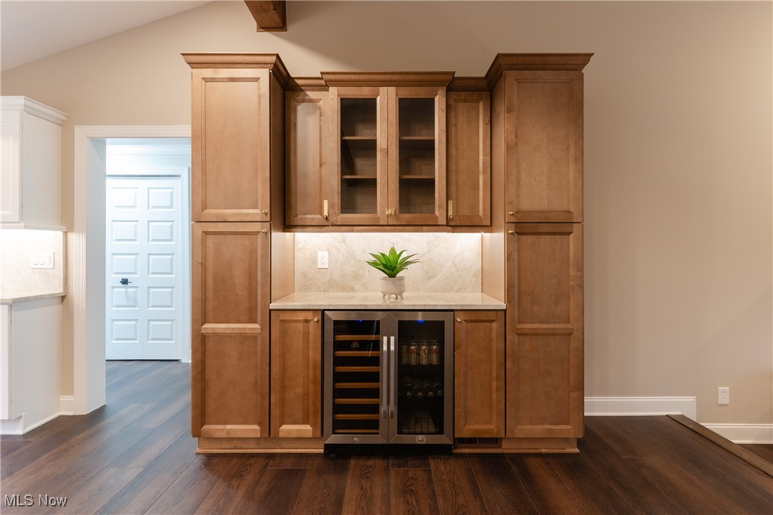 6873 Woodwalk Drive, Brecksville, Ohio image 10