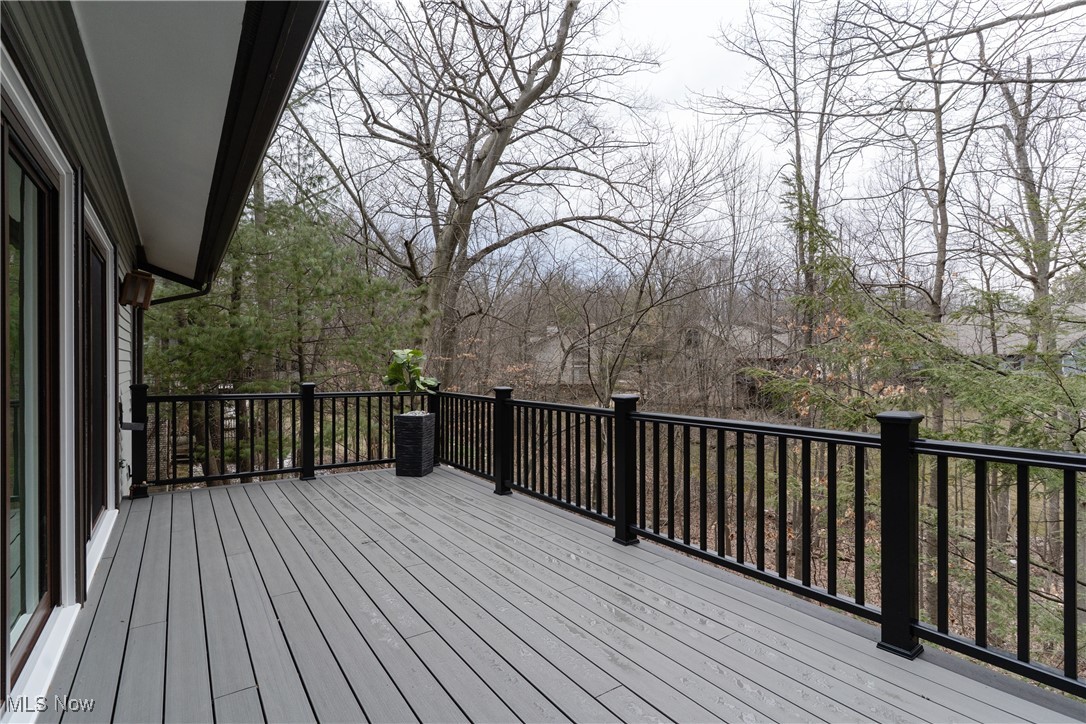 6873 Woodwalk Drive, Brecksville, Ohio image 19