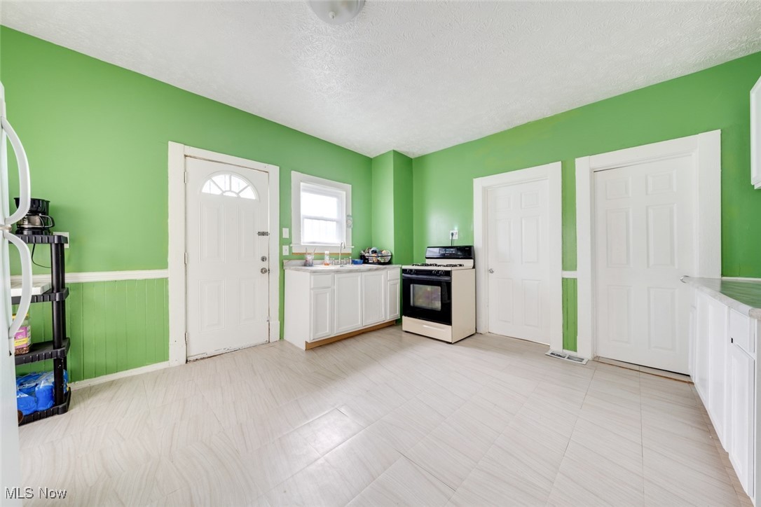 3323 W 58th Street, Cleveland, Ohio image 13