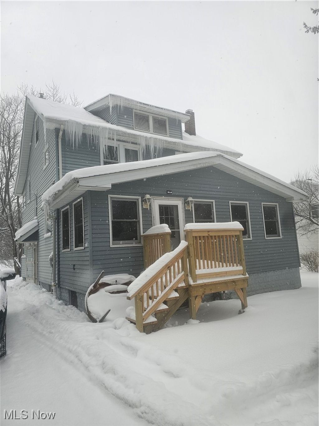 Photo of 25150 Columbus Road, Bedford Heights, OH 44146 (MLS # 5184699)