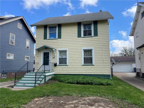 Photo of 2213 Wyandotte Avenue, Lakewood, OH 44107 (MLS # 5202050)