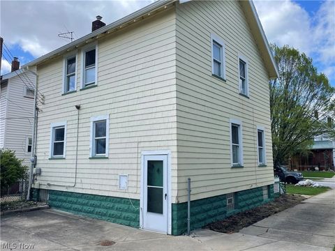 Tiny photo for 2213 Wyandotte Avenue, Lakewood, OH 44107 (MLS # 5202050)