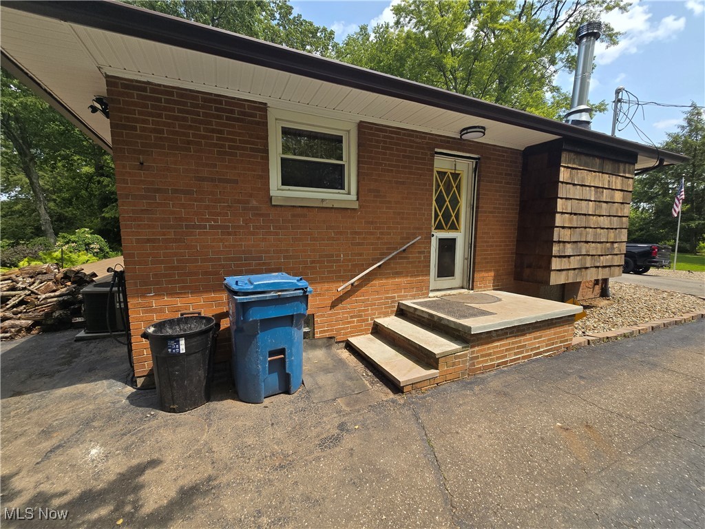 2099 Greensburg Road, North Canton, Ohio image 2