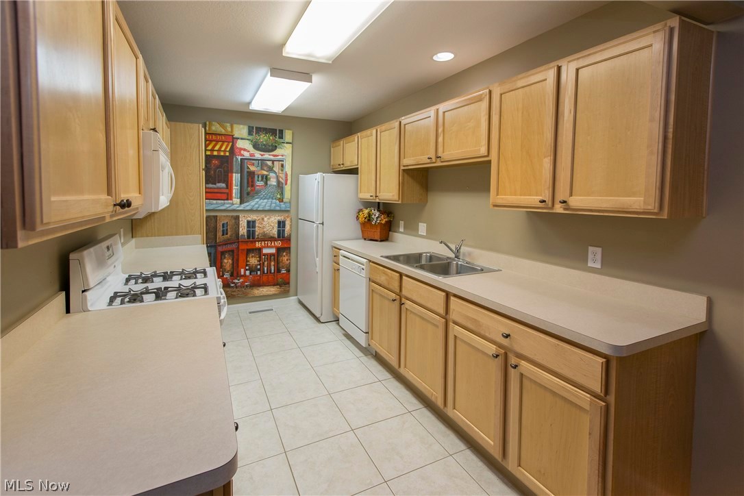 Cottages/Savannah Condos Ph 12 - Residential